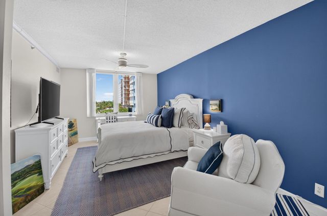 3215 S OCEAN Boulevard 302, Highland Beach, FL 33487