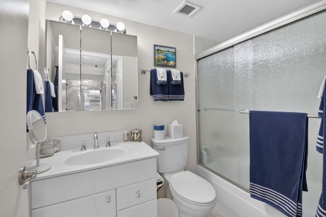 3215 S OCEAN Boulevard 302, Highland Beach, FL 33487