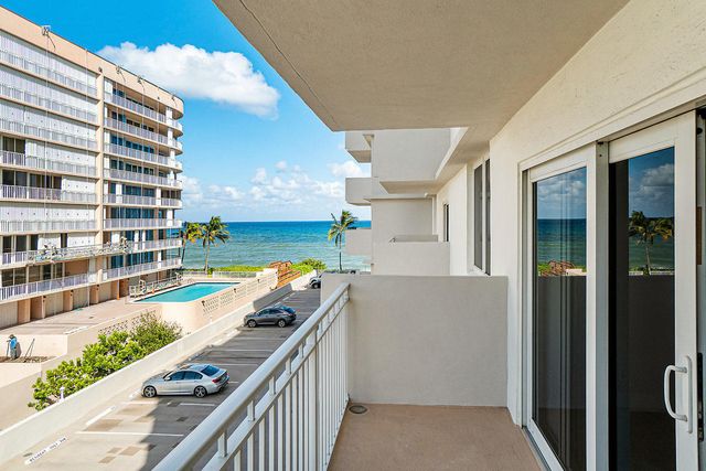 3215 S OCEAN Boulevard 302, Highland Beach, FL 33487