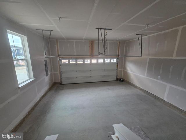 504 WILLOWSHIRE ST, Baltimore, MD 21220