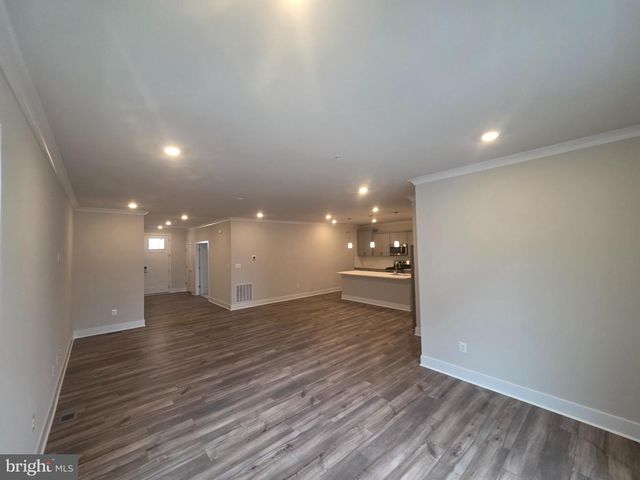 504 WILLOWSHIRE ST, Baltimore, MD 21220