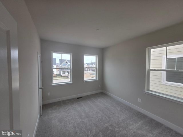 504 WILLOWSHIRE ST, Baltimore, MD 21220