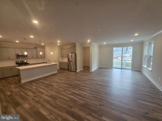 504 WILLOWSHIRE ST, Baltimore, MD 21220