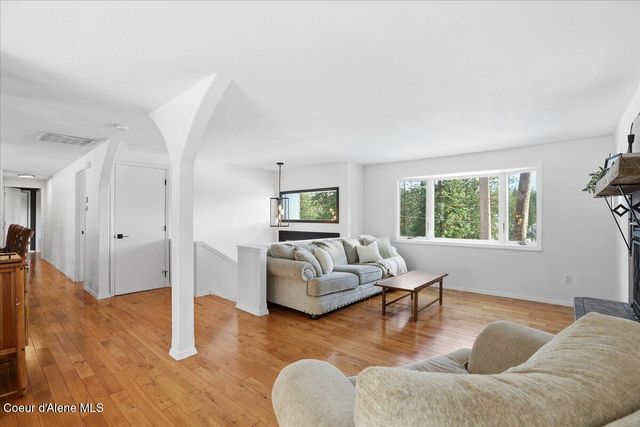 12331 N Avondale LOOP, Hayden, ID 83835