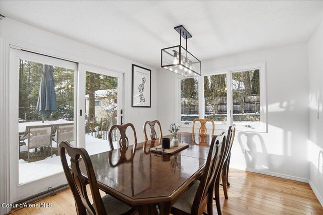 12331 N Avondale LOOP, Hayden, ID 83835