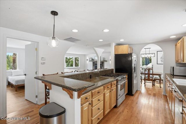 12331 N Avondale LOOP, Hayden, ID 83835