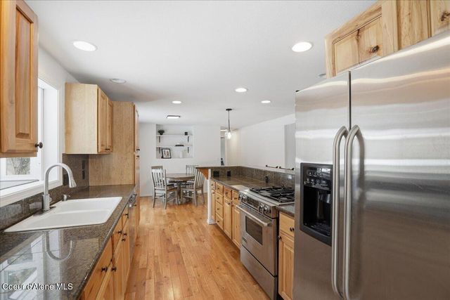 12331 N Avondale LOOP, Hayden, ID 83835