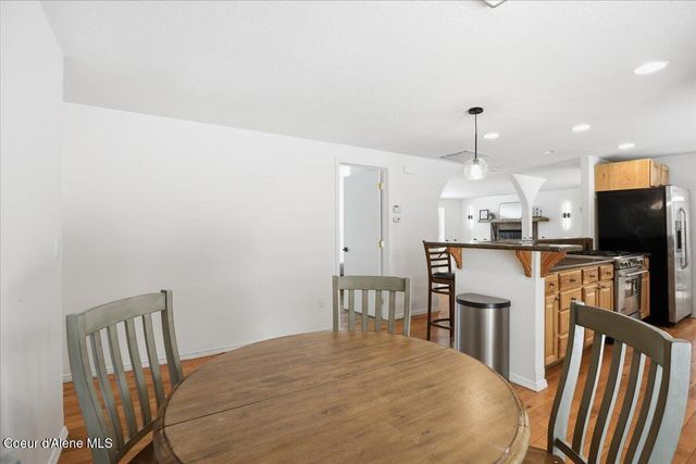 12331 N Avondale LOOP, Hayden, ID 83835