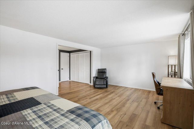 12331 N Avondale LOOP, Hayden, ID 83835