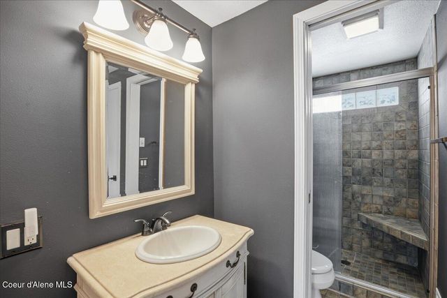 12331 N Avondale LOOP, Hayden, ID 83835