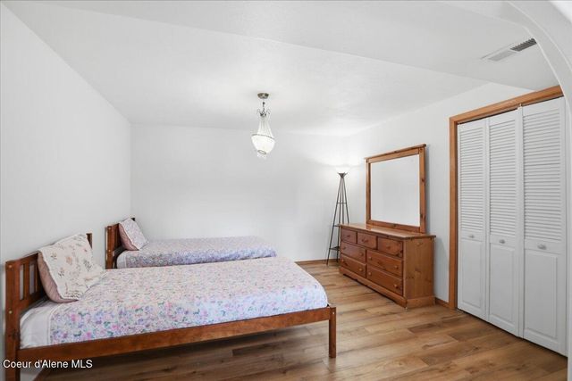 12331 N Avondale LOOP, Hayden, ID 83835