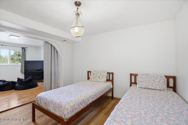 12331 N Avondale LOOP, Hayden, ID 83835