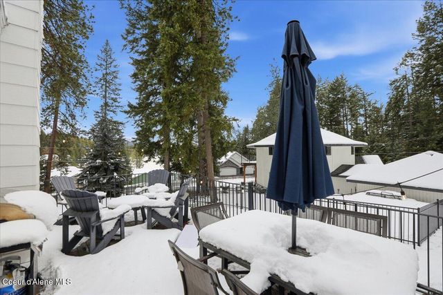 12331 N Avondale LOOP, Hayden, ID 83835