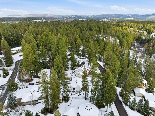 12331 N Avondale LOOP, Hayden, ID 83835