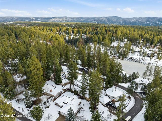 12331 N Avondale LOOP, Hayden, ID 83835