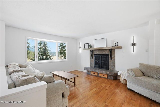 12331 N Avondale LOOP, Hayden, ID 83835