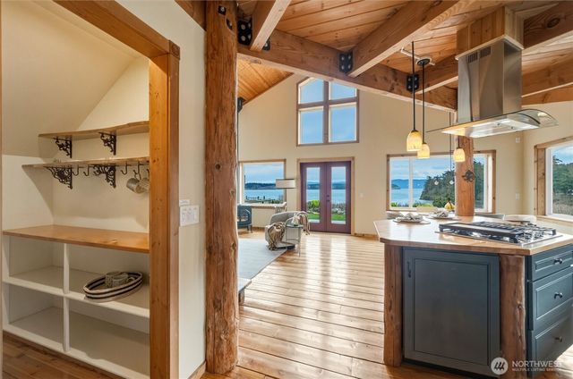 1564 Seacrest Drive, Lummi Island, WA 98262