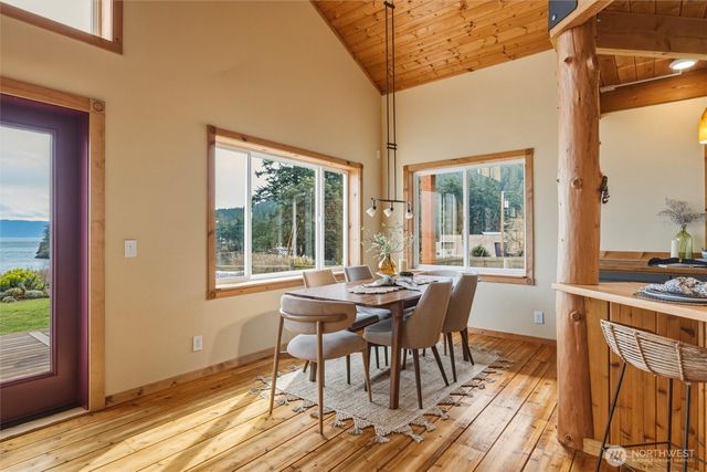 1564 Seacrest Drive, Lummi Island, WA 98262