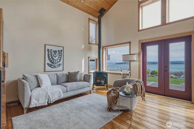 1564 Seacrest Drive, Lummi Island, WA 98262