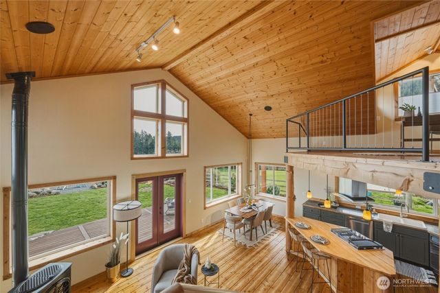 1564 Seacrest Drive, Lummi Island, WA 98262