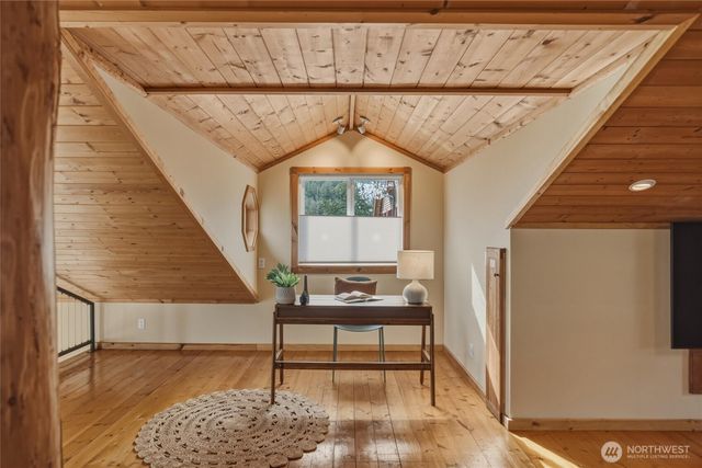 1564 Seacrest Drive, Lummi Island, WA 98262