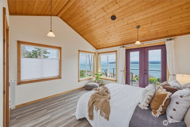 1564 Seacrest Drive, Lummi Island, WA 98262