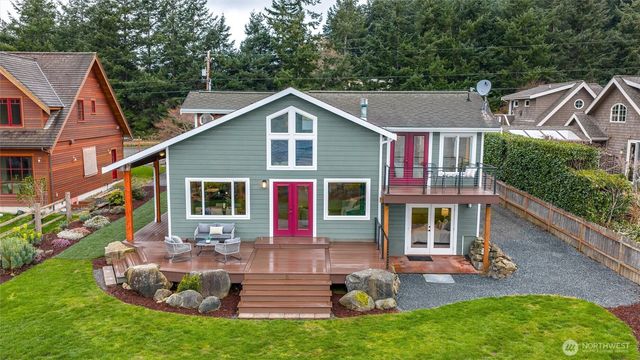 1564 Seacrest Drive, Lummi Island, WA 98262