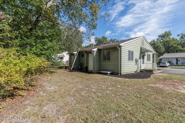 10 B Virginia Drive, Whiting, NJ 08759