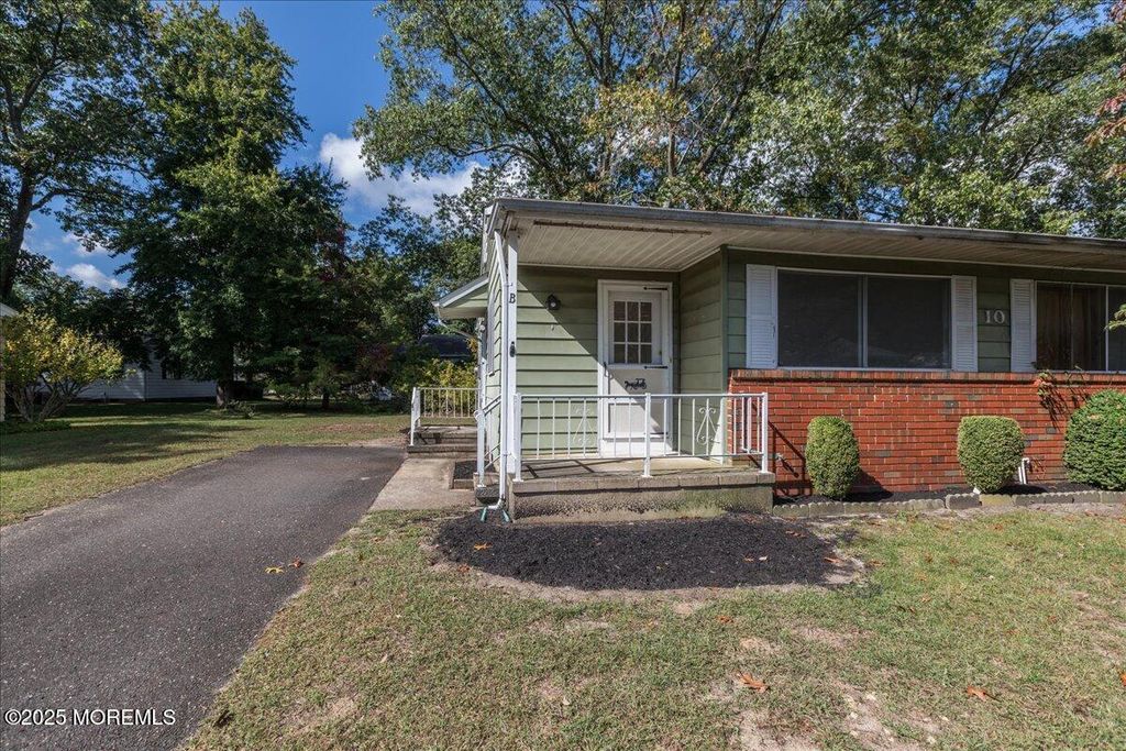 10 B Virginia Drive, Whiting, NJ 08759