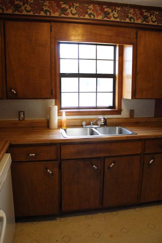 405 W Lanark St, Queen City, TX 75572