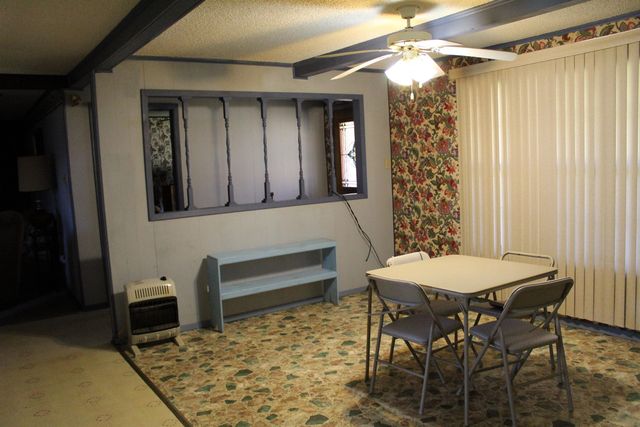 405 W Lanark St, Queen City, TX 75572