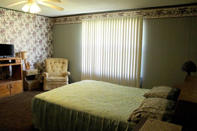 405 W Lanark St, Queen City, TX 75572