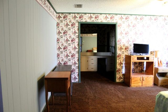 405 W Lanark St, Queen City, TX 75572