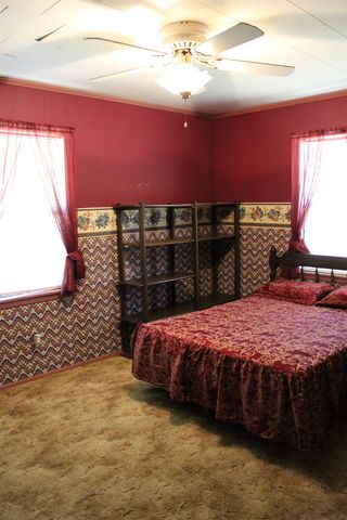 405 W Lanark St, Queen City, TX 75572