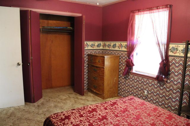 405 W Lanark St, Queen City, TX 75572