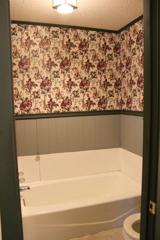 405 W Lanark St, Queen City, TX 75572