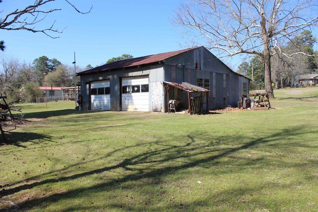 405 W Lanark St, Queen City, TX 75572