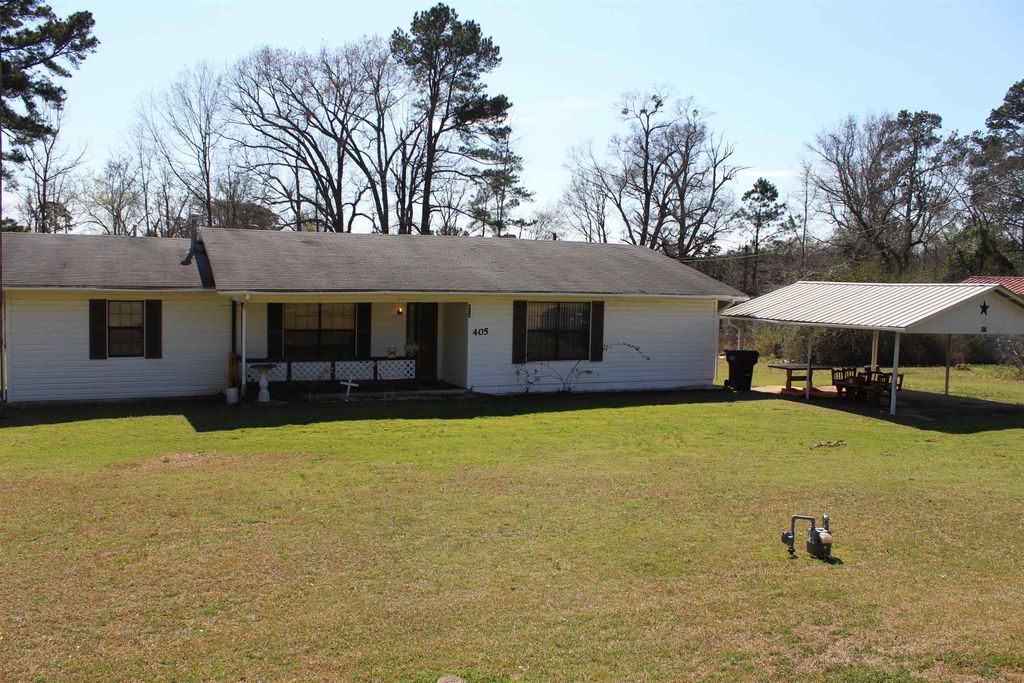 405 W Lanark St, Queen City, TX 75572