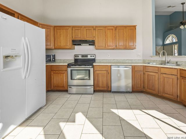 9743 Wagon Train, Converse, TX 78109