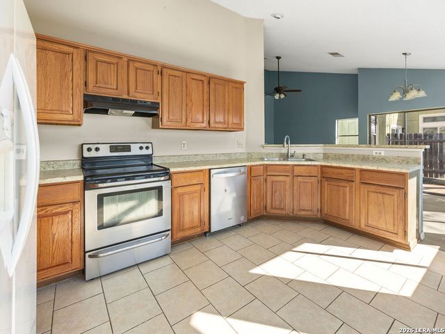 9743 Wagon Train, Converse, TX 78109