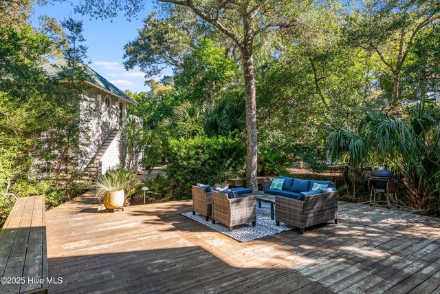 6 Keypost Court, Bald Head Island, NC 28461