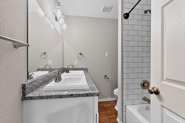 5806 Marvin Loving Drive 211, Garland, TX 75043