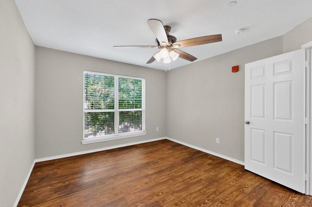 5806 Marvin Loving Drive 211, Garland, TX 75043