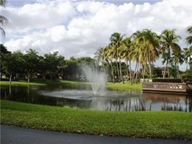 801 Lyons Rd 19-205, Coconut Creek, FL 33063