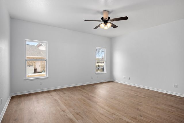 2332 Rock Creek Dr, Kerrville, TX 78028