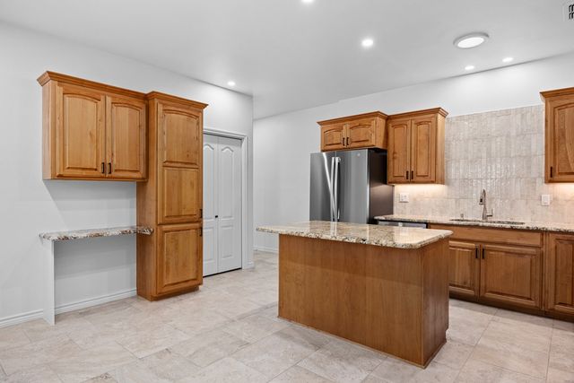 2332 Rock Creek Dr, Kerrville, TX 78028