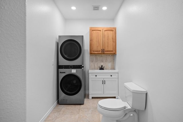 2332 Rock Creek Dr, Kerrville, TX 78028