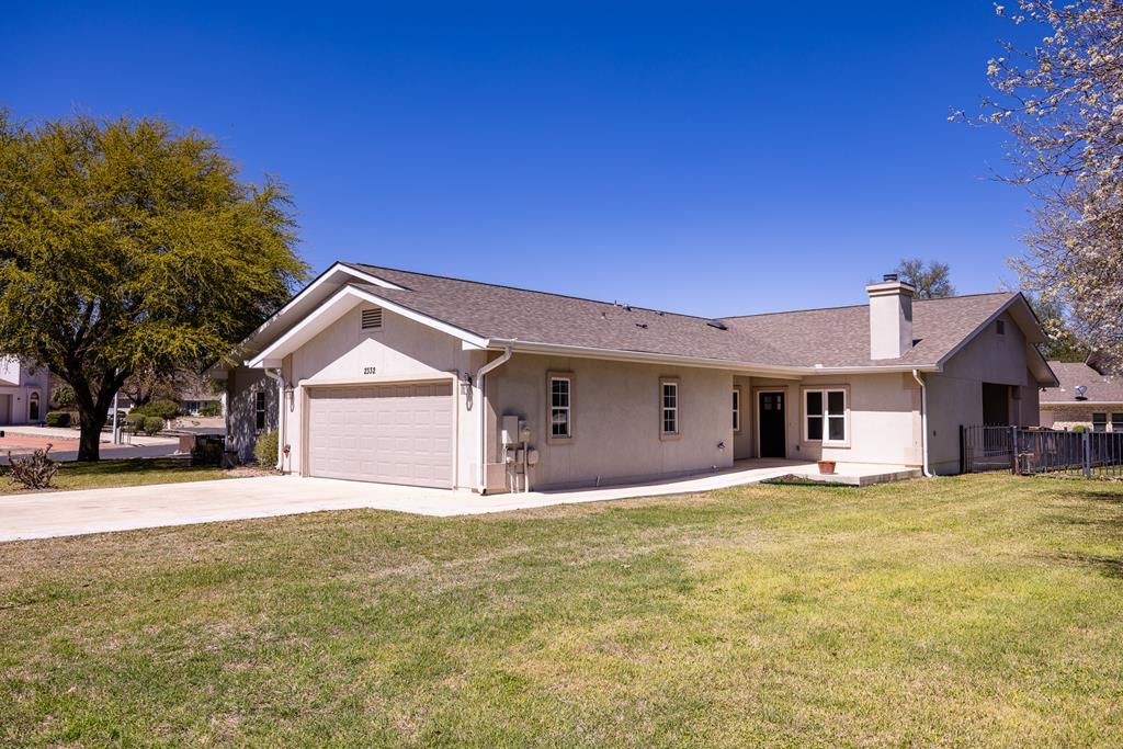 2332 Rock Creek Dr, Kerrville, TX 78028