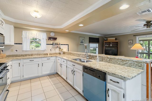 1588 WESTVIEW COURT, Canyon Lake, TX 78133