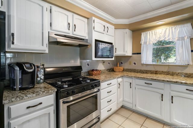 1588 WESTVIEW COURT, Canyon Lake, TX 78133